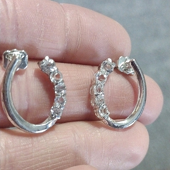 AVON VINTAGE SILVER-TONE CRYSTAL DROP PUSH-BACK .9" EARRINGS - Picture 5 of 8